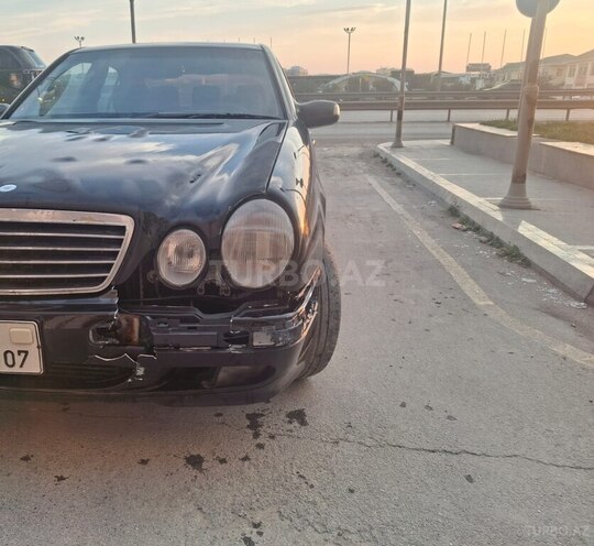 Mercedes E 220 d 2001, 868,156 km - 2.2 l - Bakı