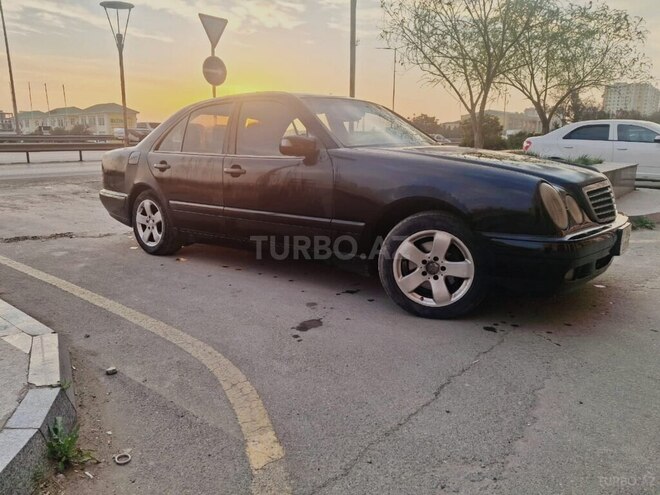 Mercedes E 220 d 2001, 868,156 km - 2.2 l - Bakı