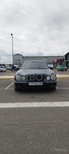 Mercedes E 220 d 2001, 448,500 km - 2.2 l - Bakı