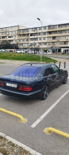 Mercedes E 220 d 2001, 448,500 km - 2.2 l - Bakı