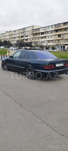 Mercedes E 220 d 2001, 448,500 km - 2.2 l - Bakı