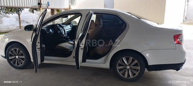 Volkswagen Jetta 2010, 412,747 km - 1.6 l - Saatlı