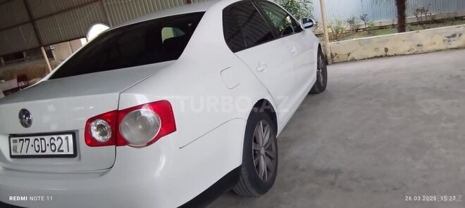 Volkswagen Jetta 2010, 412,747 km - 1.6 l - Saatlı