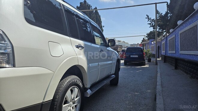 Mitsubishi Pajero 2008, 255,000 km - 3.0 л - Bakı