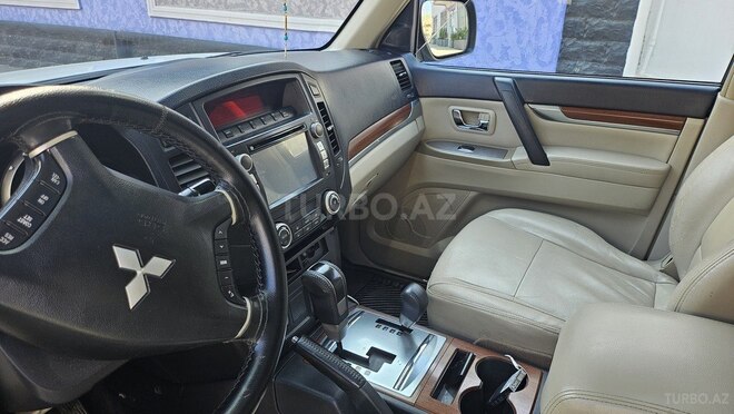 Mitsubishi Pajero 2008, 255,000 km - 3.0 л - Bakı