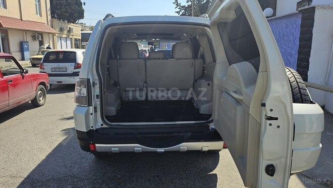 Mitsubishi Pajero 2008, 255,000 km - 3.0 л - Bakı