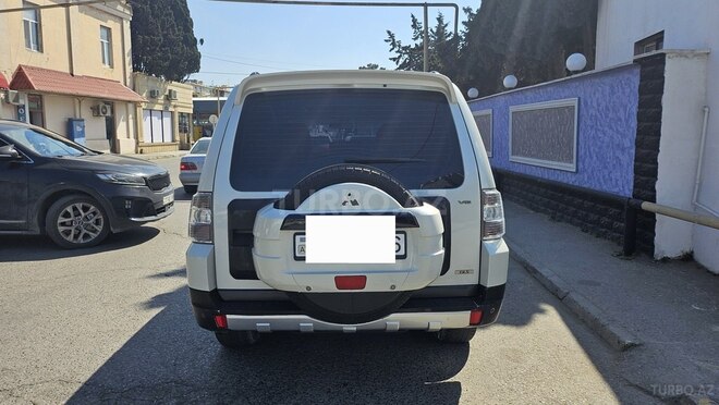 Mitsubishi Pajero 2008, 255,000 km - 3.0 л - Bakı