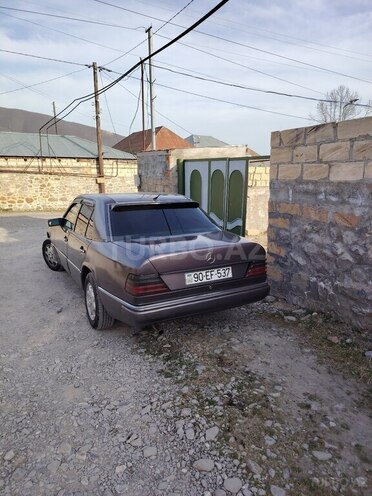 Mercedes E 250 1991, 955,000 km - 2.5 l - Şəki