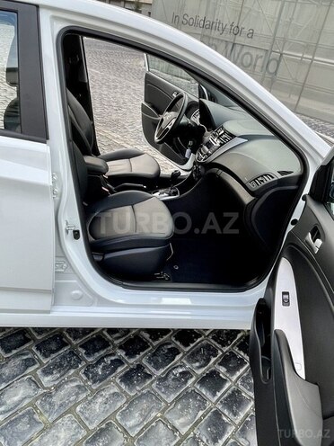 Hyundai Accent 2015, 67,739 km - 1.4 l - Bakı
