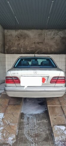 Mercedes E 240 1999, 350,000 km - 2.4 l - Bakı