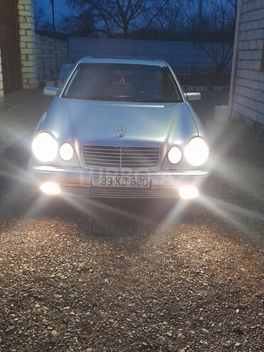 Mercedes E 200 1999, 292,890 km - 2.0 l - Qazax