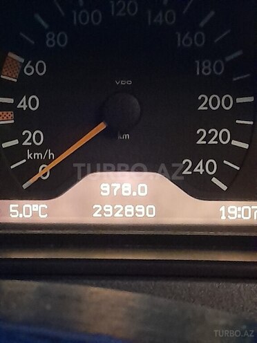 Mercedes E 200 1999, 292,890 km - 2.0 l - Qazax