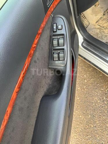 Toyota Avensis 2006, 263,000 km - 2.2 л - Bakı