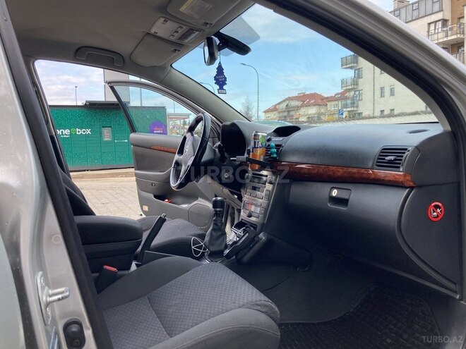 Toyota Avensis 2006, 263,000 km - 2.2 л - Bakı