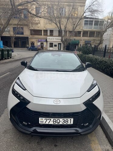 Toyota C-HR-1