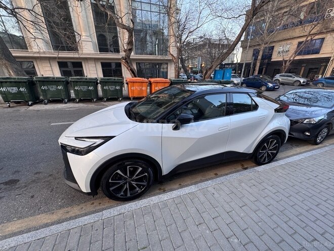 Toyota C-HR-2