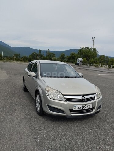 Opel Astra 2007, 294,000 km - 1.4 л - Şəki