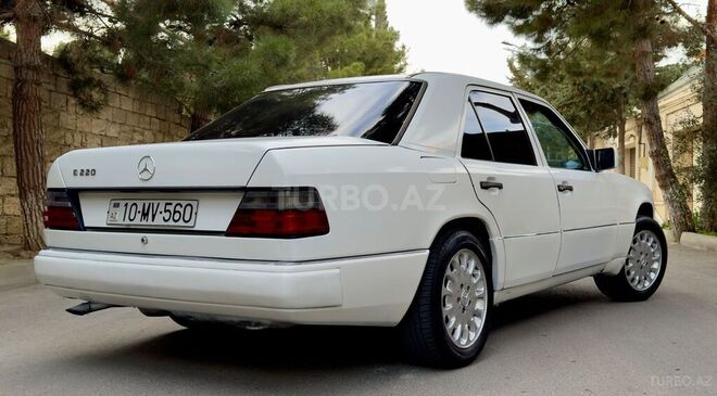 Mercedes E 220 1993, 459,876 km - 2.2 l - Bakı