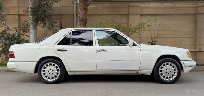 Mercedes E 220 1993, 459,876 km - 2.2 l - Bakı