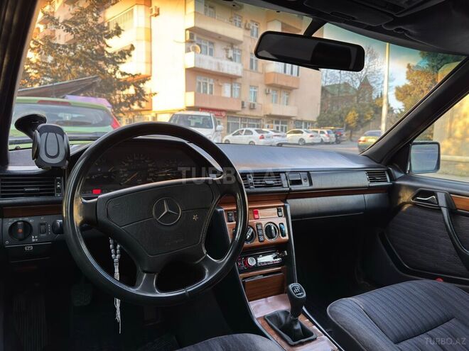 Mercedes E 220 1993, 459,876 km - 2.2 l - Bakı