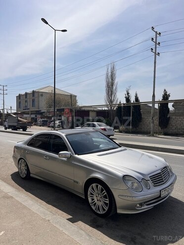 Mercedes E 320 2004, 260,000 km - 3.2 l - Bakı