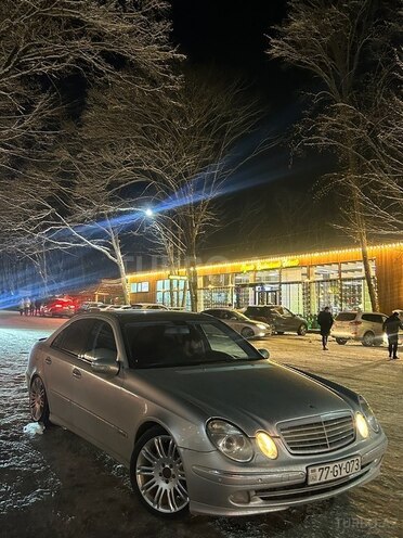 Mercedes E 320 2004, 260,000 km - 3.2 l - Bakı