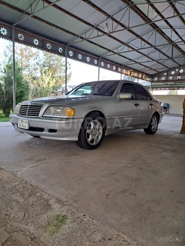 Mercedes C 230 2000, 274,000 km - 2.3 l - Saatlı