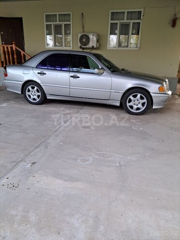 Mercedes C 230 2000, 274,000 km - 2.3 l - Saatlı
