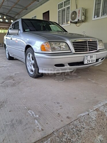 Mercedes C 230 2000, 274,000 km - 2.3 l - Saatlı