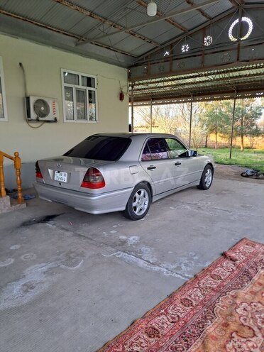 Mercedes C 230 2000, 274,000 km - 2.3 l - Saatlı