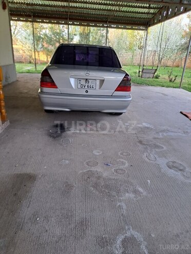 Mercedes C 230 2000, 274,000 km - 2.3 l - Saatlı