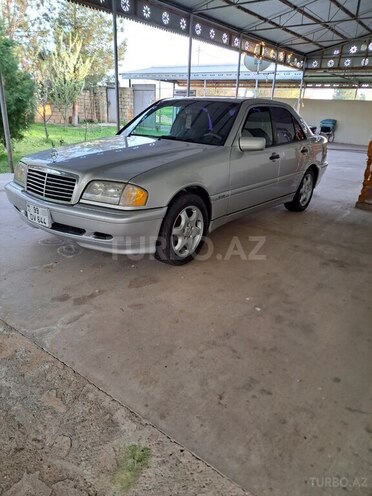 Mercedes C 230 2000, 274,000 km - 2.3 l - Saatlı