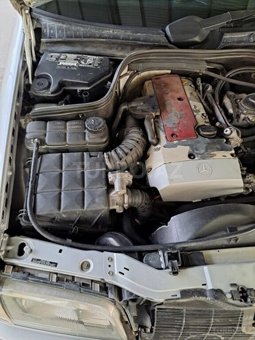 Mercedes C 230 2000, 274,000 km - 2.3 l - Saatlı
