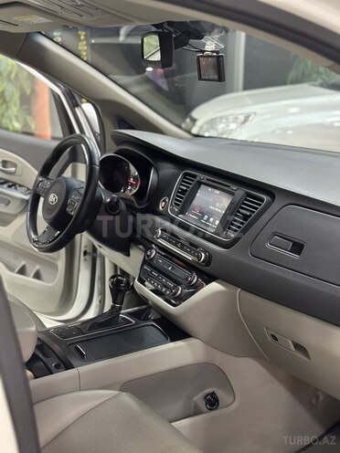 Kia Carnival 2015, 245,000 km - 2.2 l - Bakı