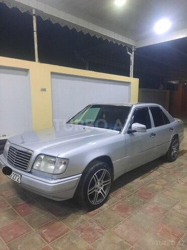 Mercedes E 220 1995, 500,000 km - 2.2 l - Salyan