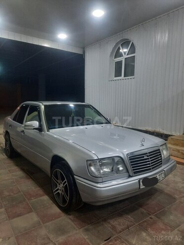 Mercedes E 220 1995, 500,000 km - 2.2 l - Salyan