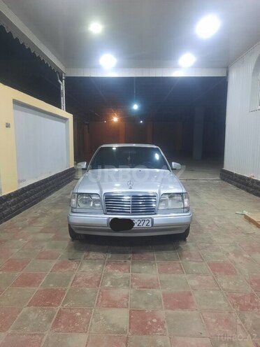 Mercedes E 220 1995, 500,000 km - 2.2 l - Salyan