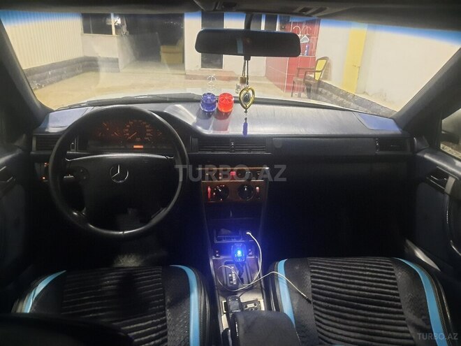 Mercedes E 220 1995, 500,000 km - 2.2 l - Salyan