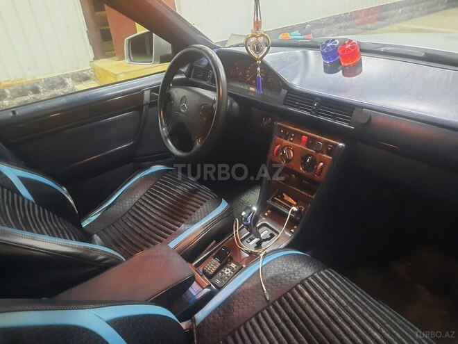 Mercedes E 220 1995, 500,000 km - 2.2 l - Salyan