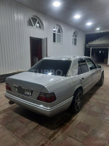 Mercedes E 220 1995, 500,000 km - 2.2 l - Salyan