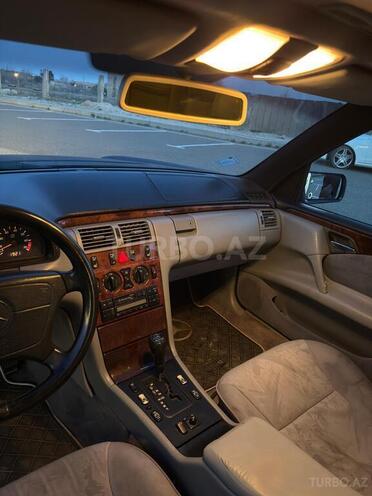 Mercedes E 200 1997, 453,000 km - 2.0 l - Bakı