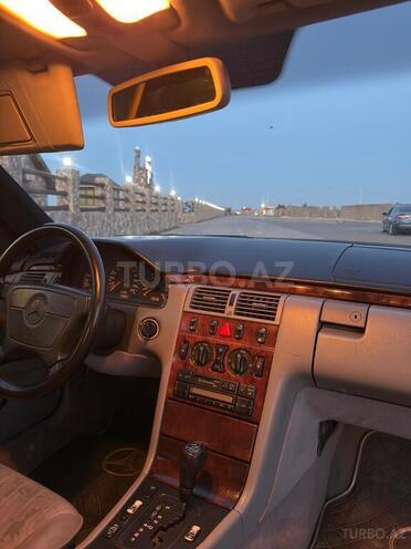 Mercedes E 200 1997, 453,000 km - 2.0 l - Bakı