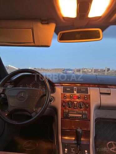 Mercedes E 200 1997, 453,000 km - 2.0 l - Bakı