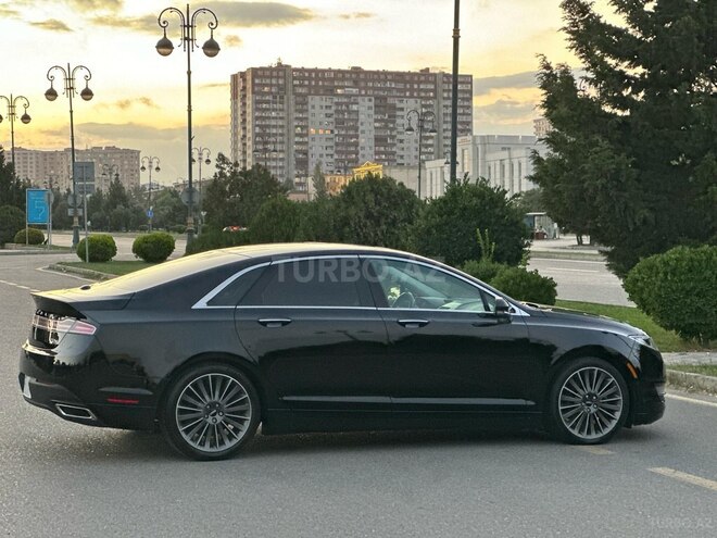 Lincoln MKZ-14