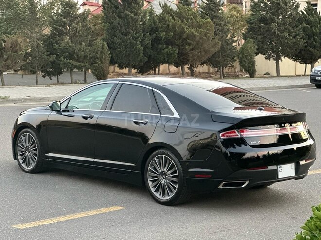 Lincoln MKZ-7