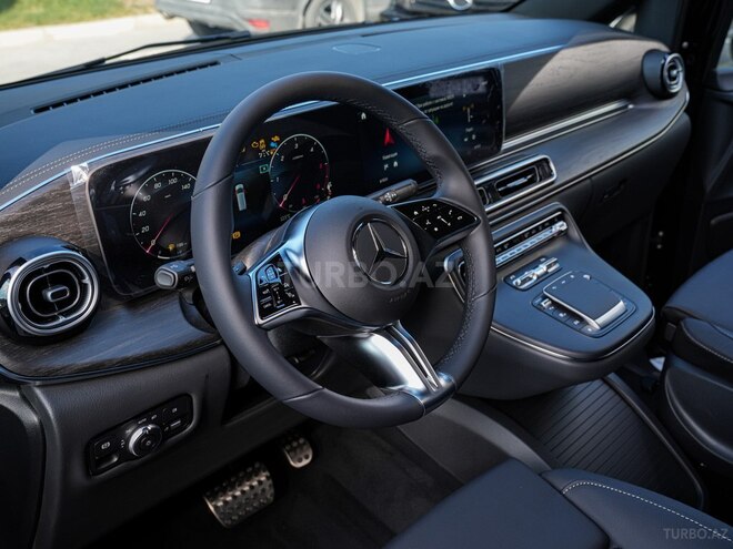 Mercedes V 250-11