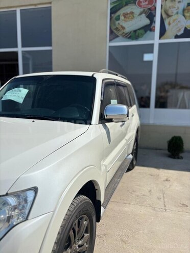 Mitsubishi Pajero 2015, 250,000 km - 3.0 л - Yevlax