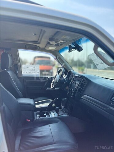 Mitsubishi Pajero 2015, 250,000 km - 3.0 л - Yevlax