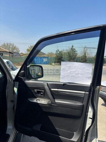 Mitsubishi Pajero 2015, 250,000 km - 3.0 л - Yevlax