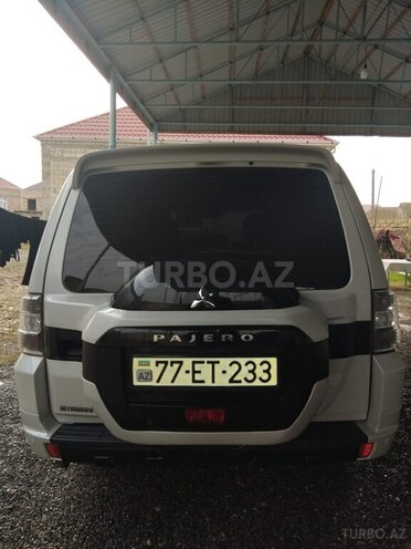 Mitsubishi Pajero 2015, 250,000 km - 3.0 л - Yevlax